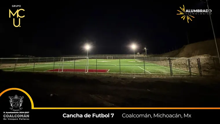 Cancha de futbol 7, Coalcomán, Michoacán, con alumbrado LED de Grupo MCU